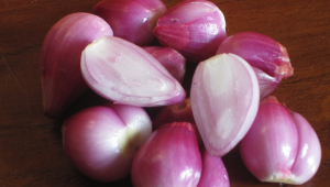 Manfaat Bawang Merah